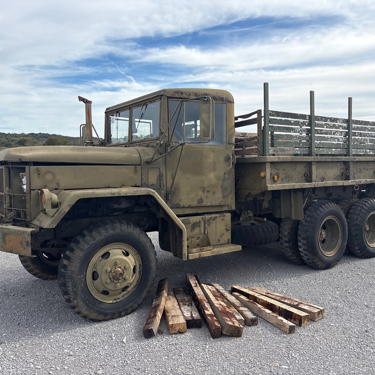 #29368 • 1982 DUECE AND A HALF MILITARY TRUCK