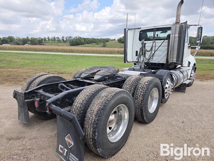 2013-international-prostar-image-5
