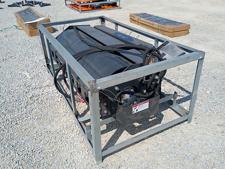 #l39-025-•-wolverine-vibratory-roller-skid-steer-attachment-image-2