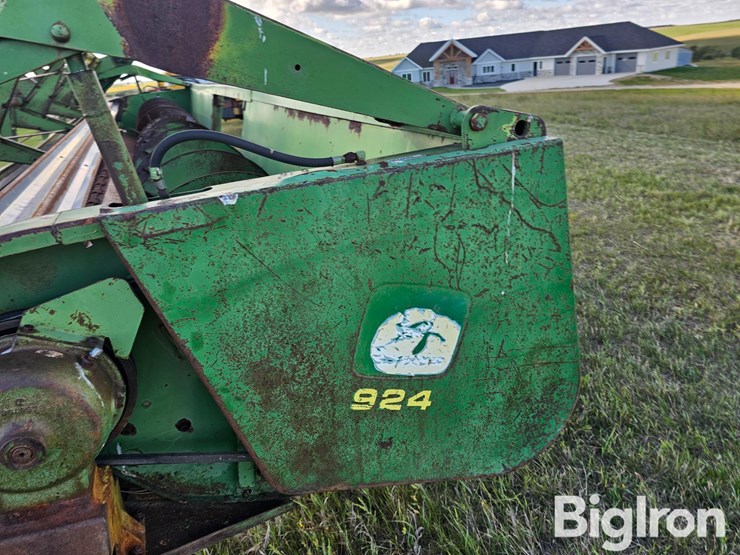 john-deere-224-image-10