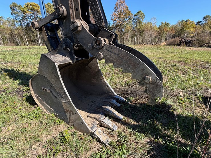 deere-200-lc-image-28