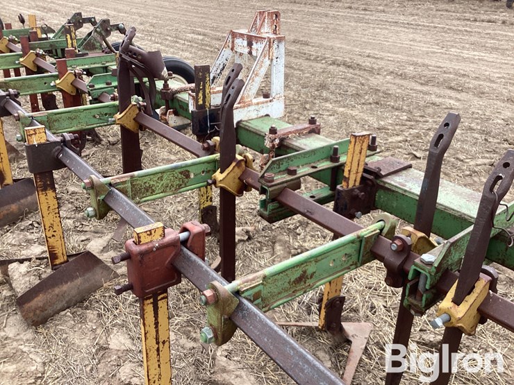 john-deere-28-image-10