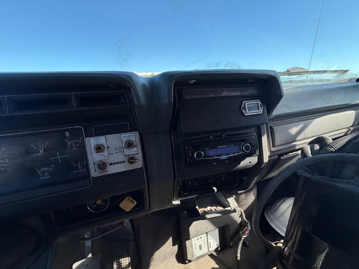 ford-f700-image-23