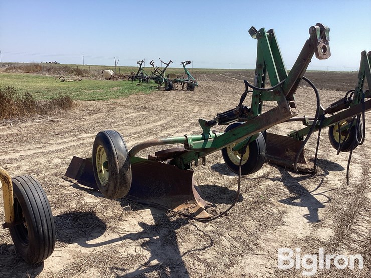 john-deere-12-image-3