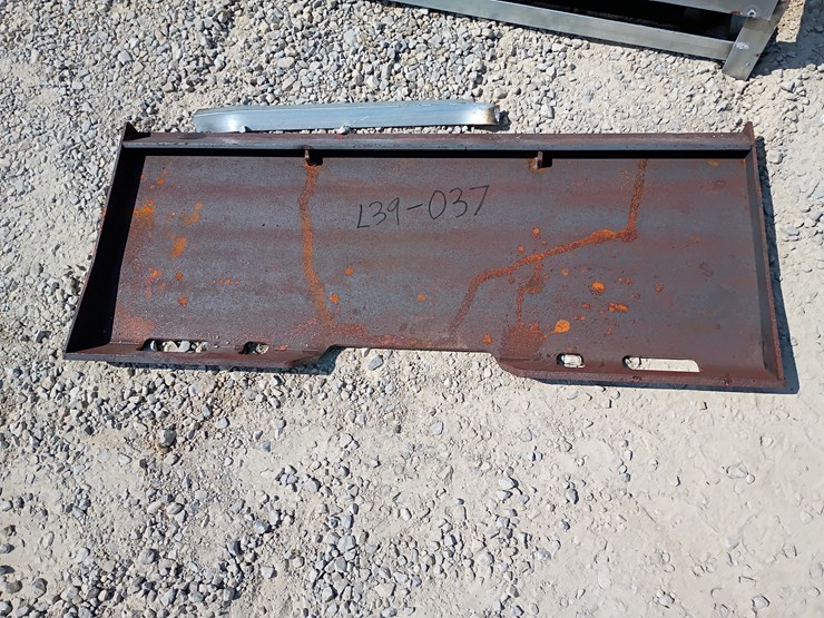 #l39-039-•-heavy-duty-mounting-plate-skid-steer-attachment-image-1