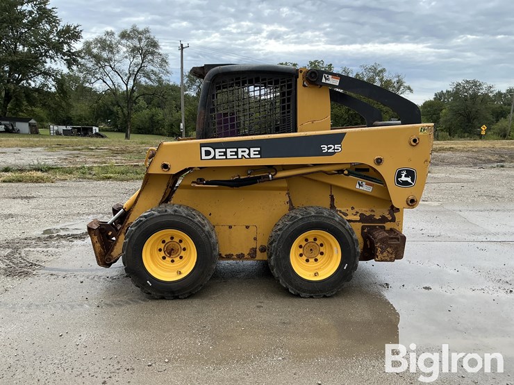 2009-john-deere-325-image-8