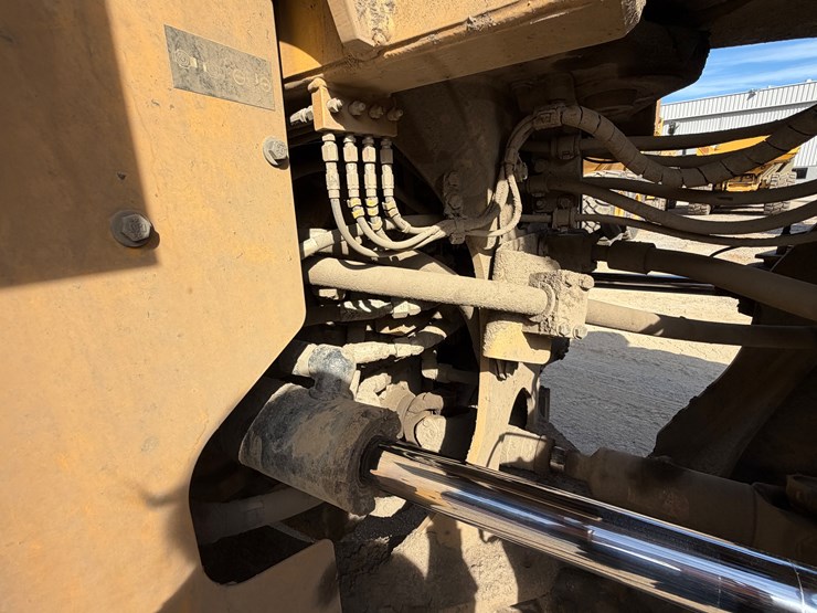 caterpillar-966m-image-34