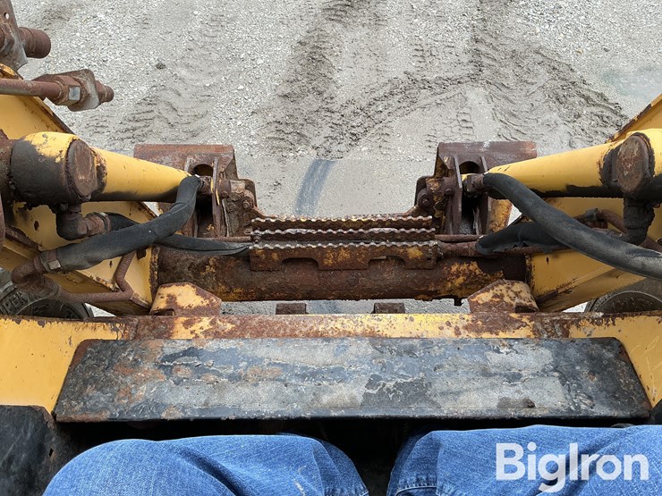 2009-john-deere-325-image-9