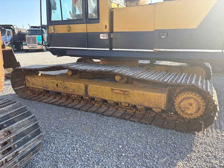 komatsu-pc220-lc-3-image-6