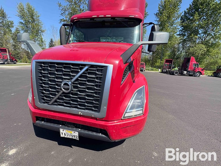 2018-volvo-vnr42t-truck-tractor-image-10