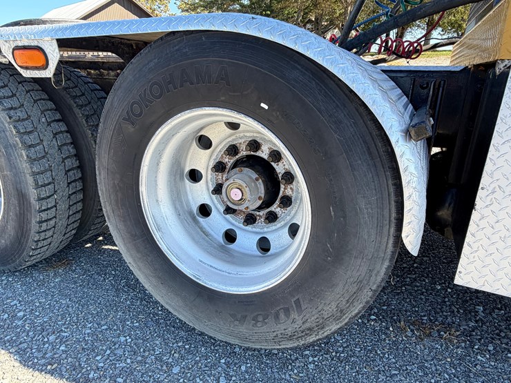 #29385-•-kenworth-tri-axle-truck-tractor-image-14