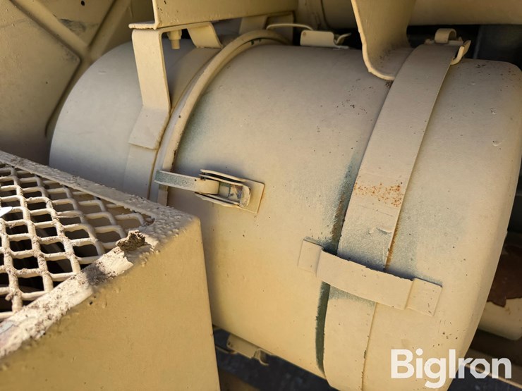 am-general-m934-image-15