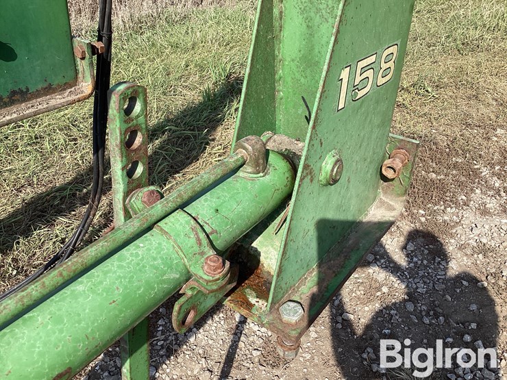 john-deere-158-image-17