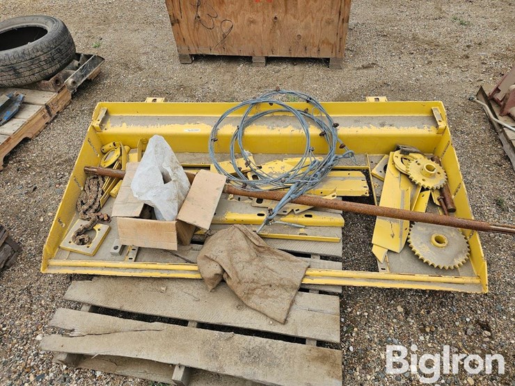 new-holland-tr75-image-6