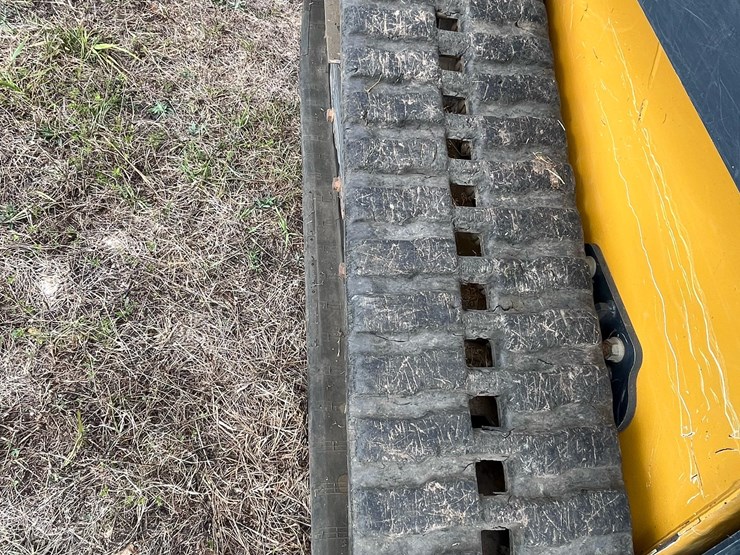 2019-deere-325g-image-17