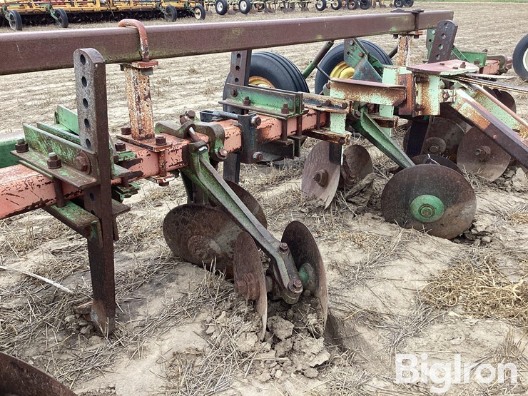 john-deere-28-image-18