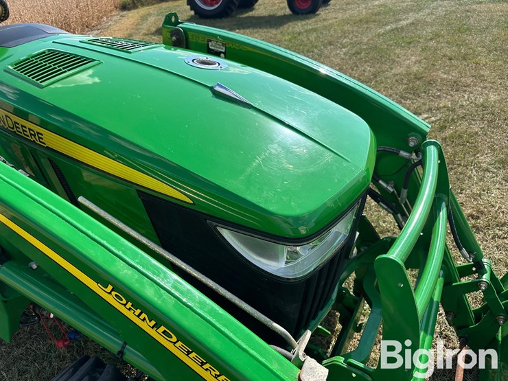 2014-john-deere-3039r-image-17