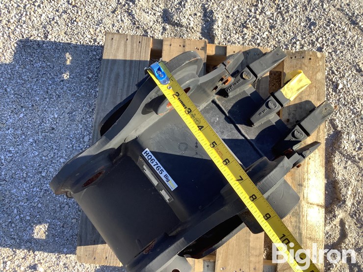2023-caterpillar-303-image-13