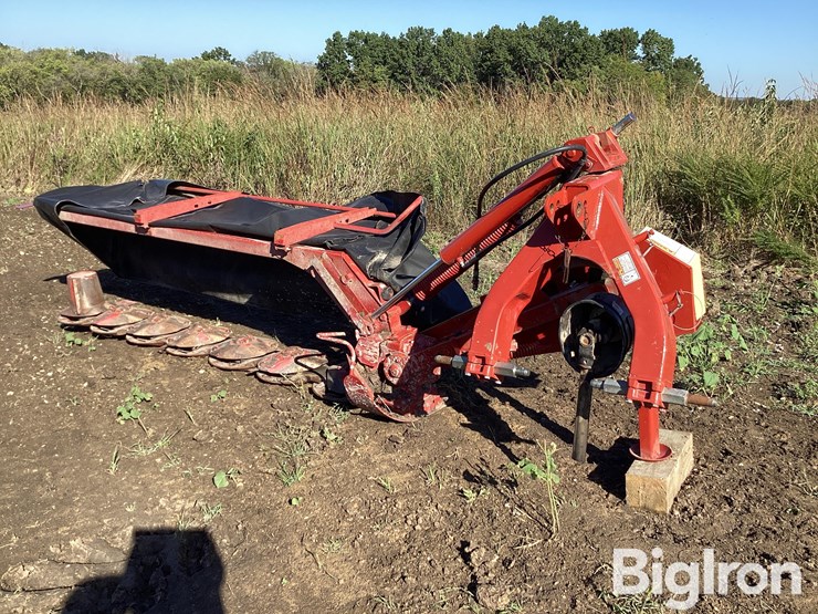 2013-new-holland-h6750-image-1