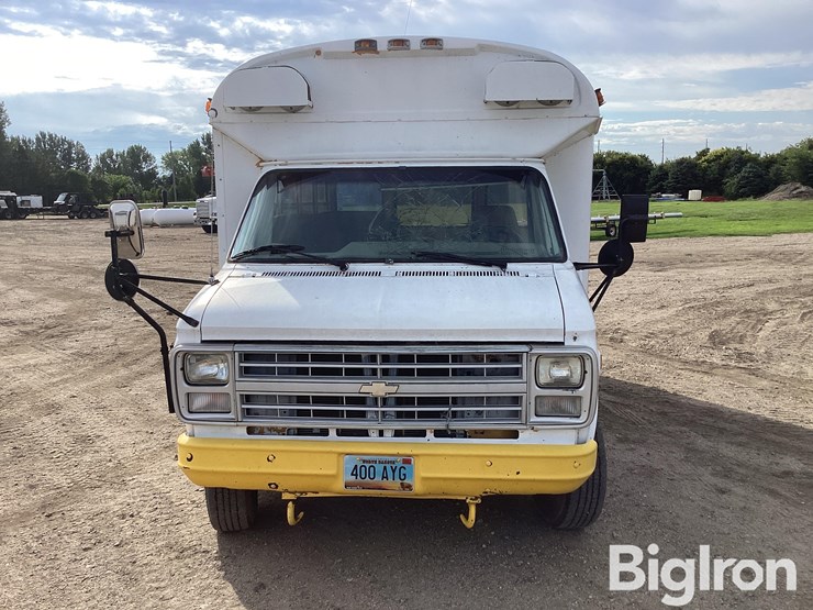 1991-chevrolet-g30-image-2