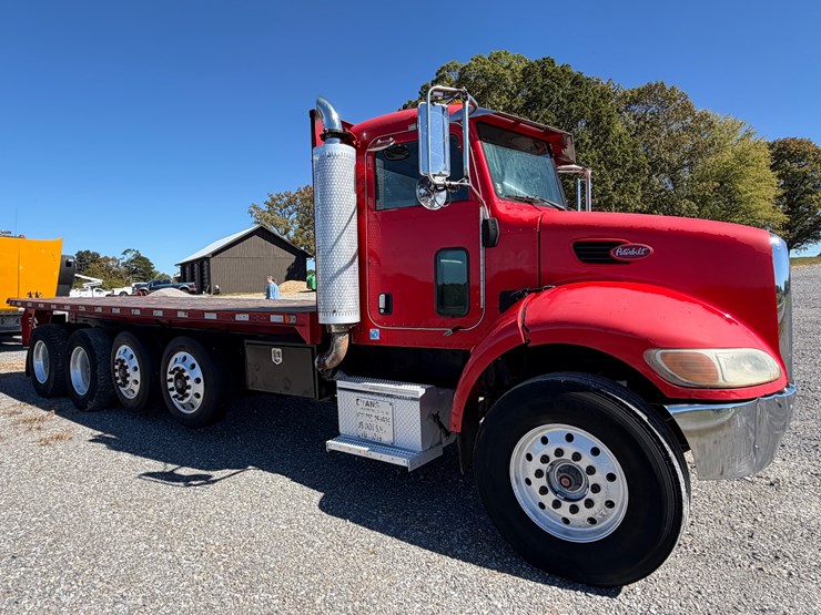 #29386-•-peterbilt-quad-axle-flatbed-truck-image-3