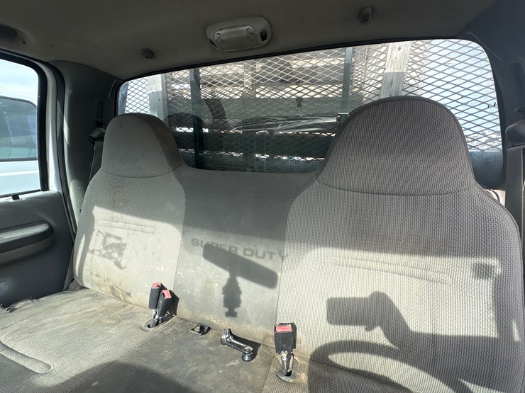 2004-ford-f350-xl-image-11