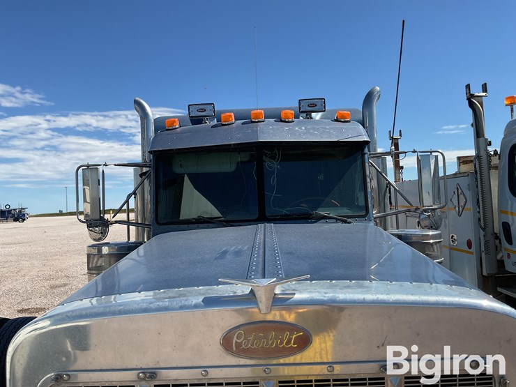 2000-peterbilt-379-image-10