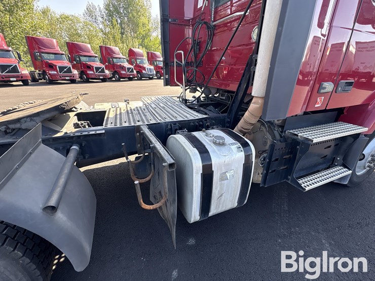 2017-volvo-vnm42t-truck-tractor-image-14