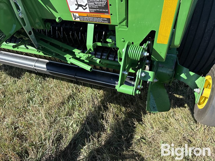 2022-john-deere-560m-image-17