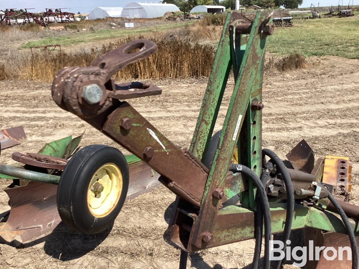 john-deere-12-image-9