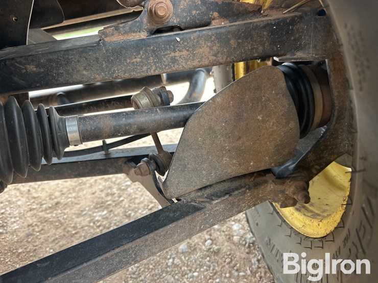 2012-john-deere-gator-image-16