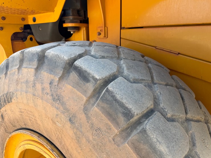deere-724k-image-8