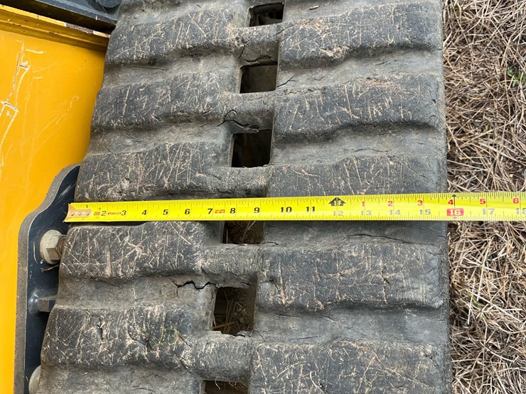 2019-deere-325g-image-15