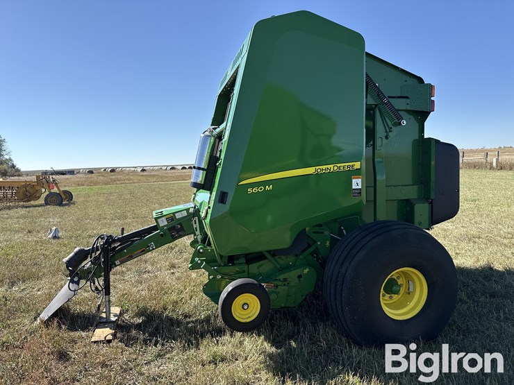 2022-john-deere-560m-image-8