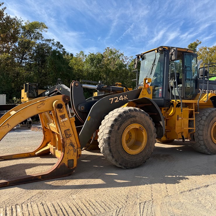 DEERE 724K