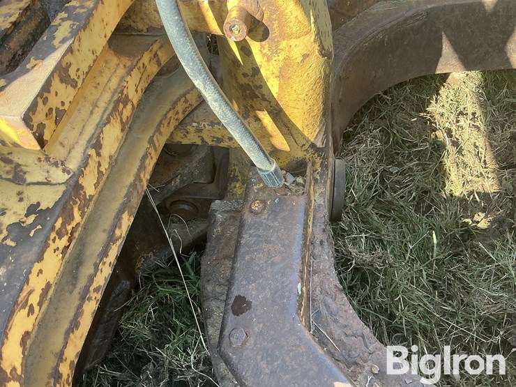 1990-caterpillar-d4h-image-14