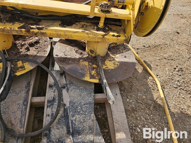 new-holland-70-image-13