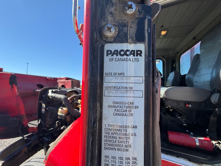 #29386-•-peterbilt-quad-axle-flatbed-truck-image-57