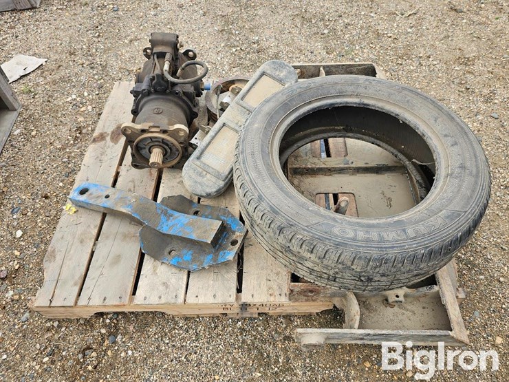 new-holland-l775-image-4