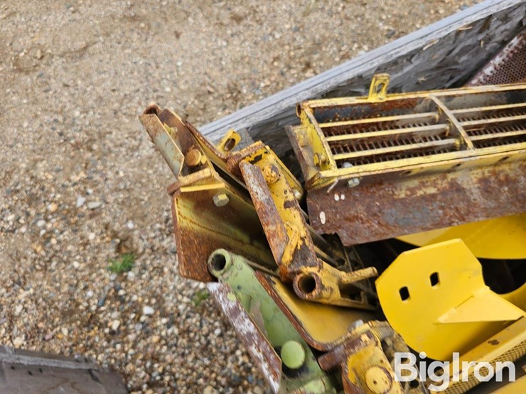 new-holland-tr85-image-10
