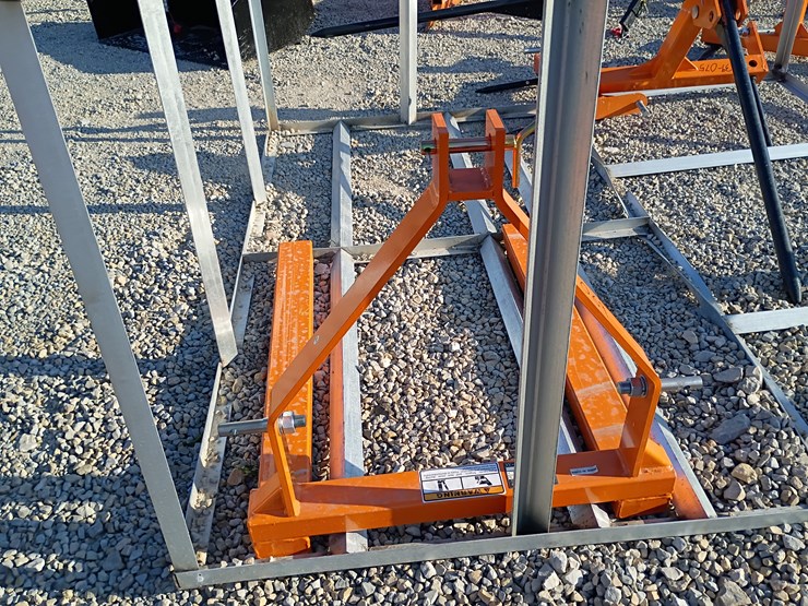 #l39-069-•-wolverine-3-point-pallet-forks-image-3