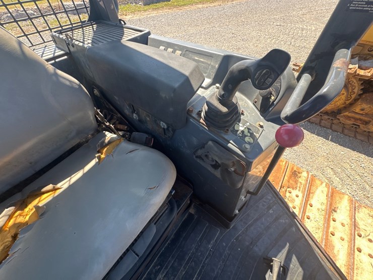 2014-deere-650k-lgp-image-5