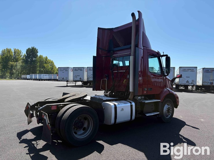 2018-volvo-vnr42t-truck-tractor-image-5