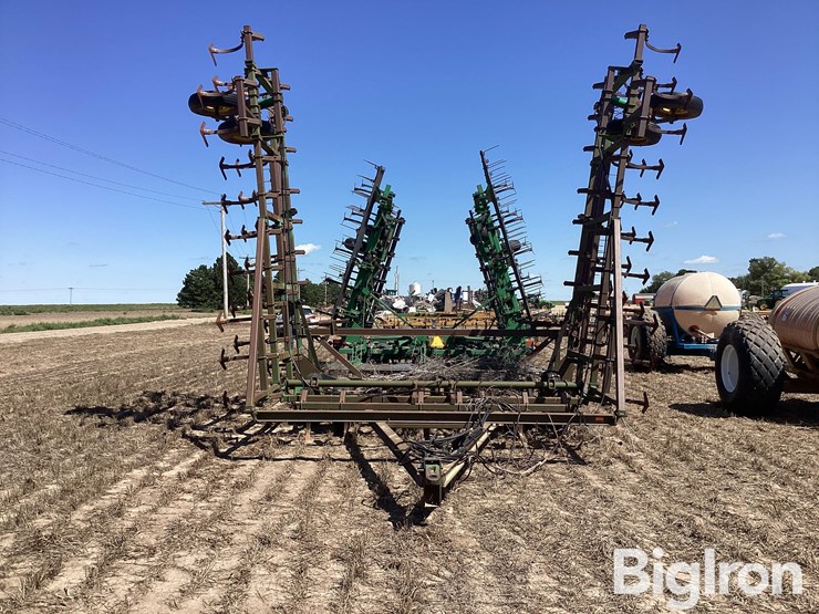 john-deere-1010-image-2