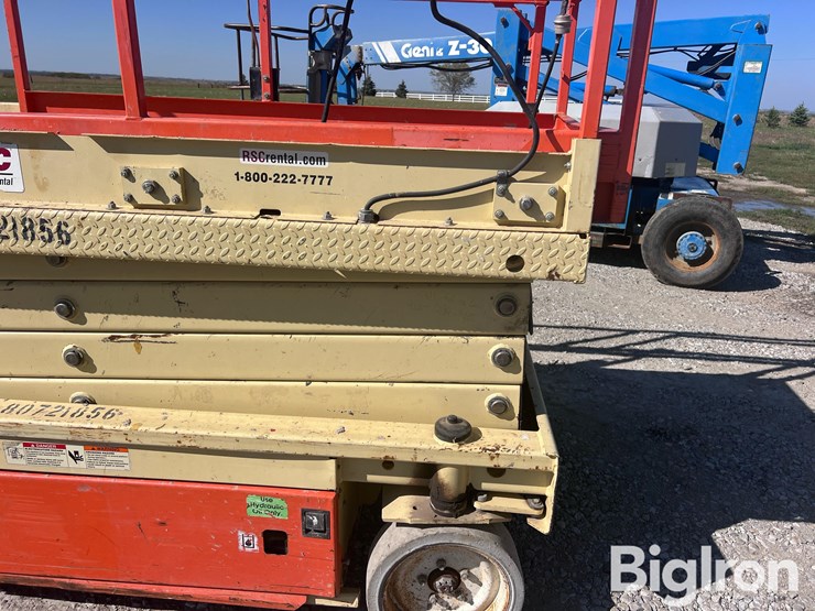 2000-jlg-2646e3-image-11