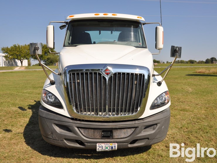 2016-international-prostar-image-8
