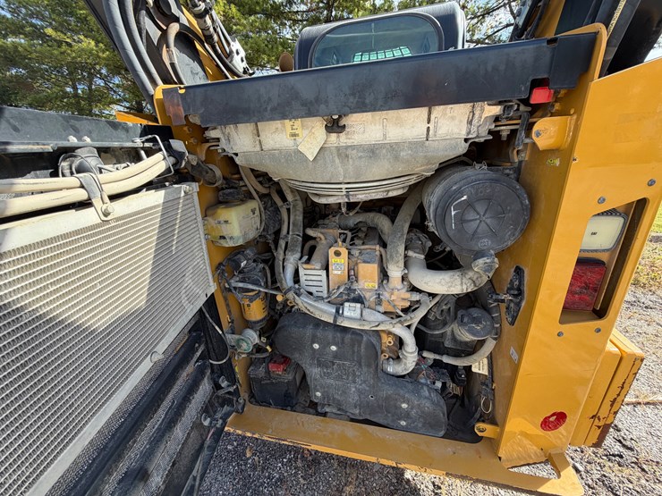 caterpillar-262d3-image-17