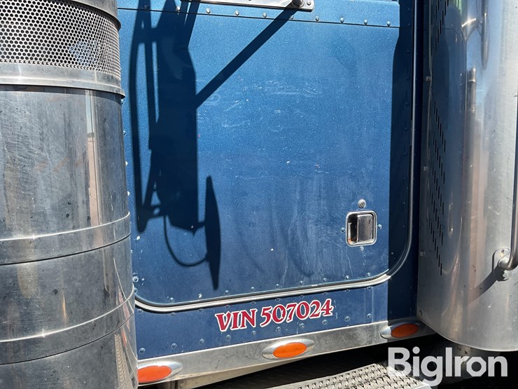 2000-peterbilt-379-image-16