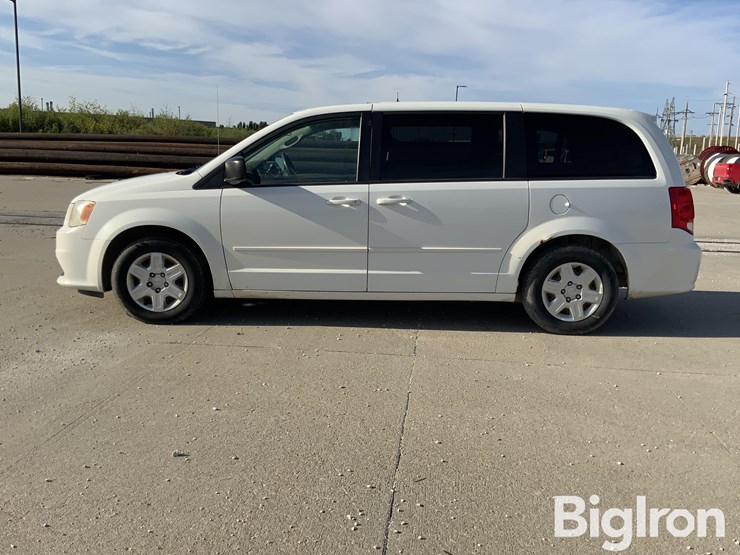 2011-dodge-caravan-image-8
