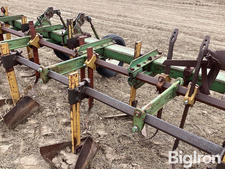 john-deere-28-image-16